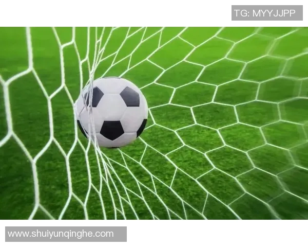 可爱壁纸足球明星画作展现运动魅力与青春活力的完美结合